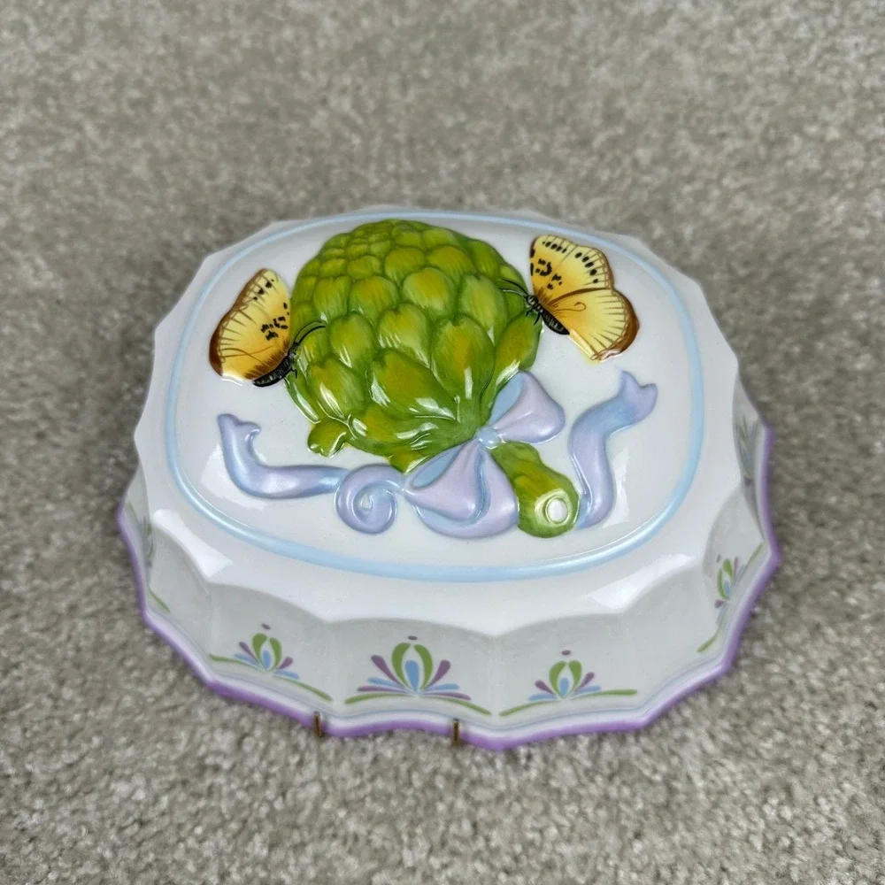 Le Cordon Bleu Franklin Mint Artichoke Butterfly Ceramic Wall Pocket Mold Decor